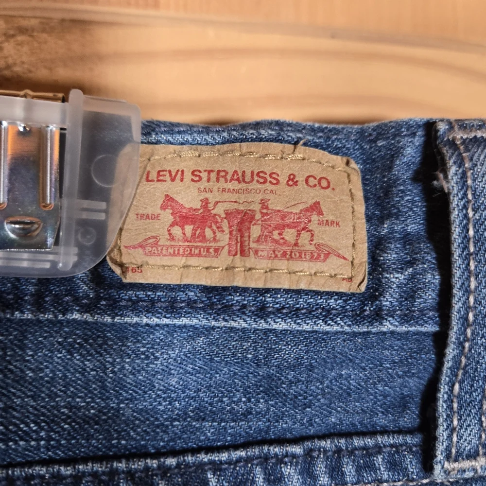 Levis Genuinely Crafted Womens Sz 11 Mid Rise Jean Shorts Raw Hem Denim Summer - Picture 7 of 11